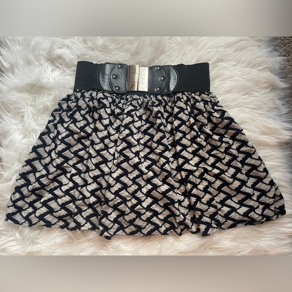 IRIS BASIC Skirt Sz Medium